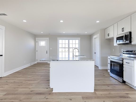 4th image of 106 Abbi Ct