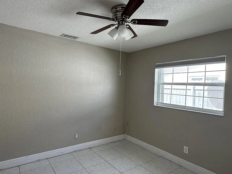 2180 NW 93rd Ave — Photo 10