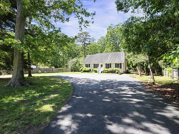3rd image of 36 Hope Corson Rd