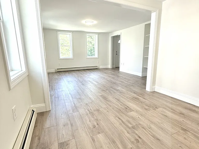 29 Elm St #B — Photo 9