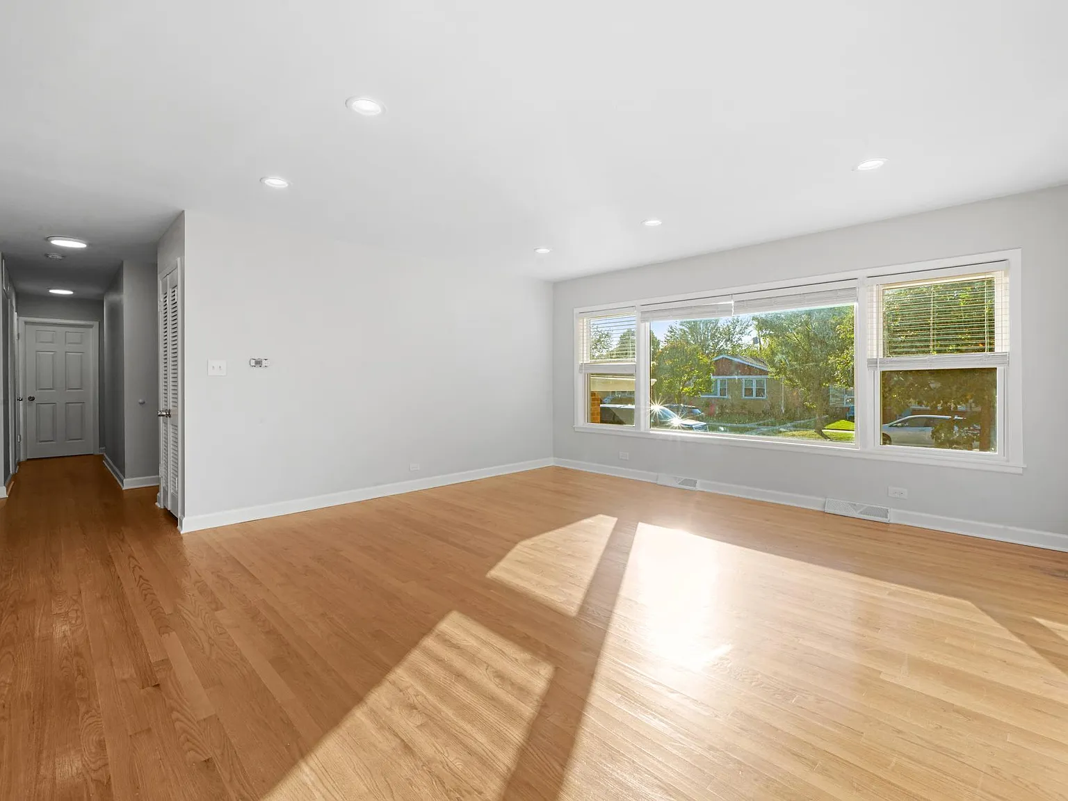 8637 Saint Louis Ave — Photo 4