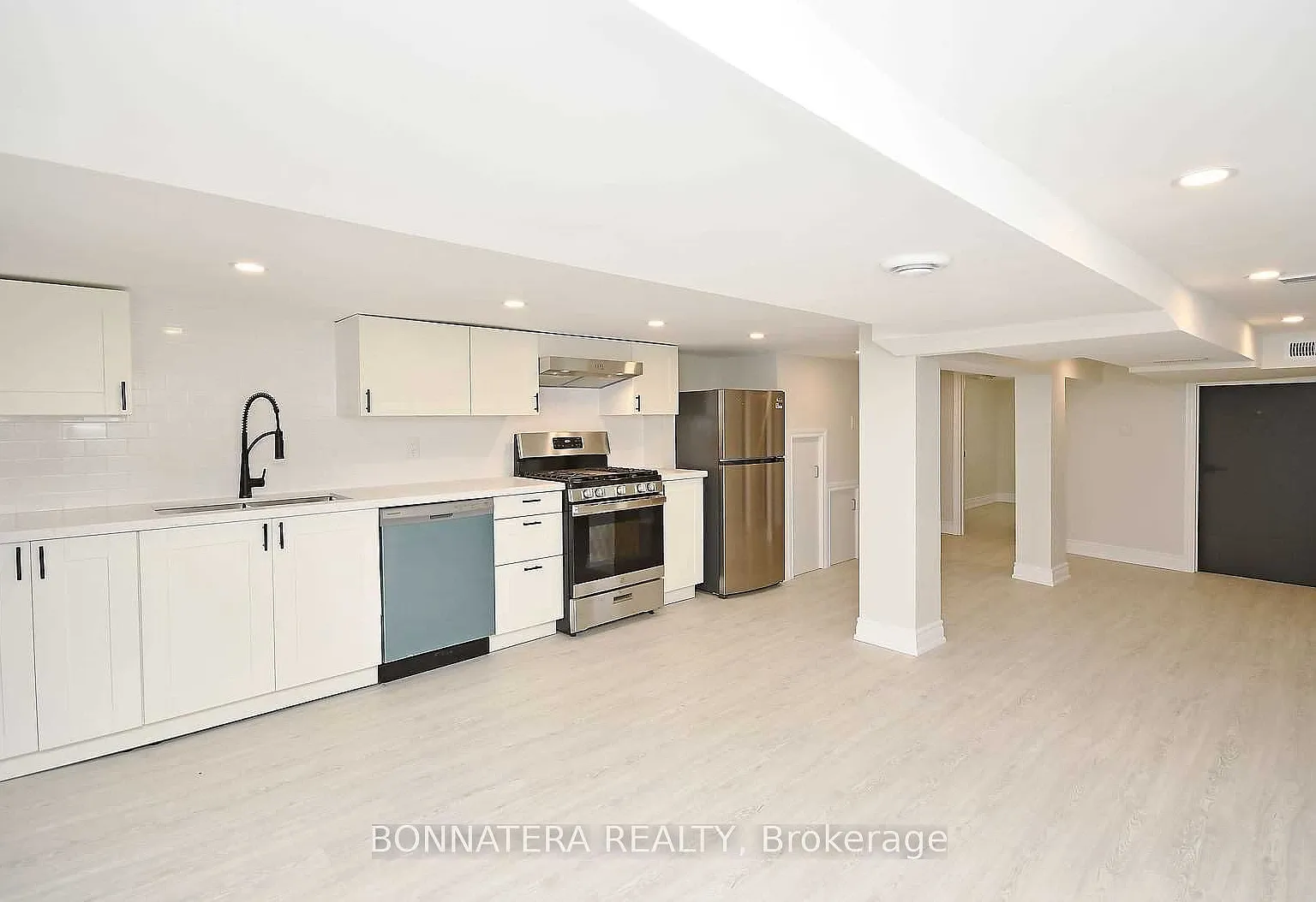 1 bed, $1,400 — Photo 4
