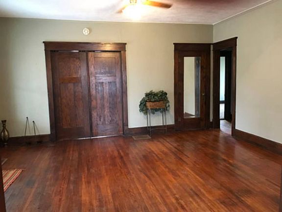 3rd image of 319 12th St