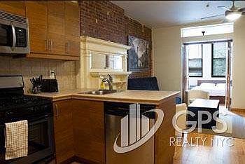 2nd image of 264 W 73rd St APT 3A