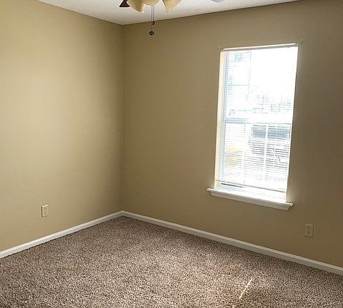 5th image of 4143 Hamilton Cir
