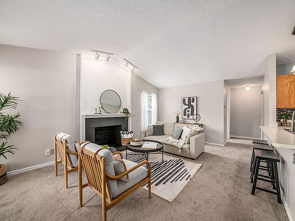3rd image of 2021 Summit Row Blvd