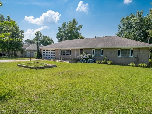 2419 W Main St, Charleston, AR 72933