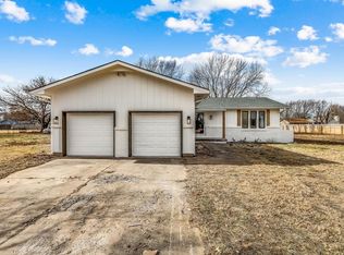 1343 N Greenfield Rd, Mulvane, KS 67110
