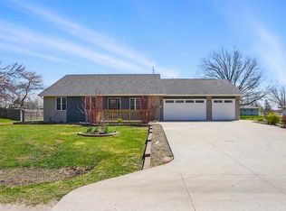 808 40th Ave, Amana, IA 52203