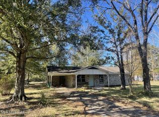 10401 Charpentier Dr, Moss Point, MS 39562