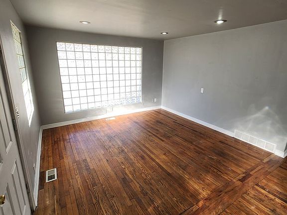 2nd image of 5112 NW Radial Hwy #5112
