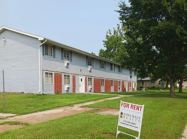 100 Olive Grove Ln, Bayard, IA 50029