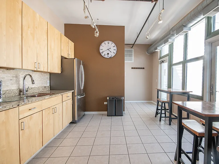 2001 S Calumet Ave #508 — Photo 31