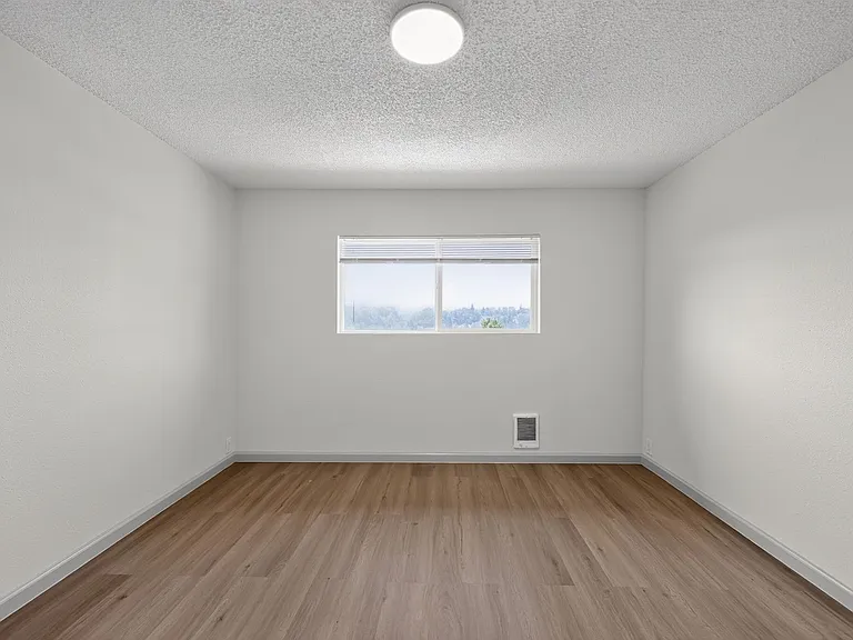 The Clover Apartments — Photo 39