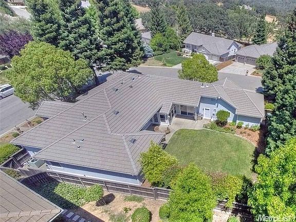 2nd image of 2694 Carnelian Cir
