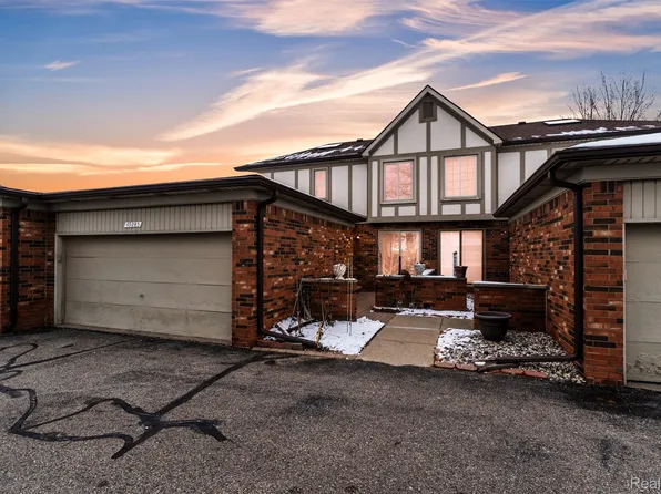 49285 Ashley Ct, Shelby Township, MI 48315