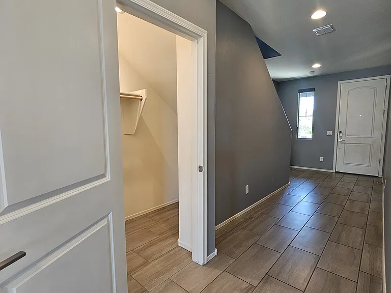 10679 W Golson Dr — Photo 5