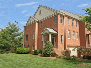 8032 Kamehameha Pl, Gainesville, VA 20155