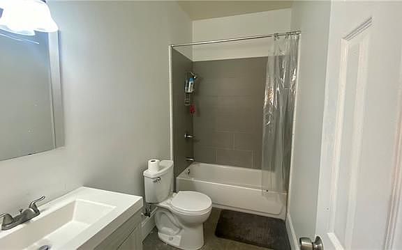 4th image of 8810 Apple St