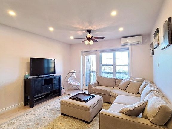 2nd image of 1980 Starr St APT 2B