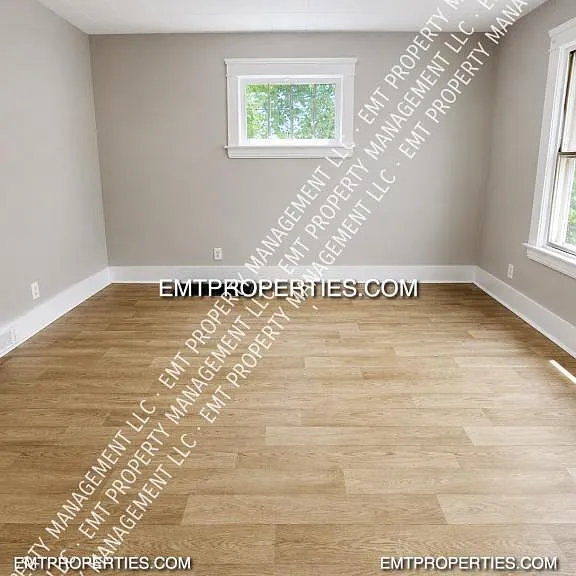 1223 W 5th St — Photo 9