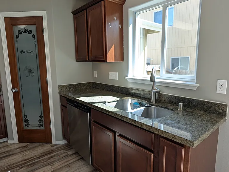 12934 Rosser Dr — Photo 10