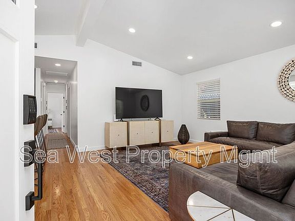 3rd image of 778 Del Riego Ave