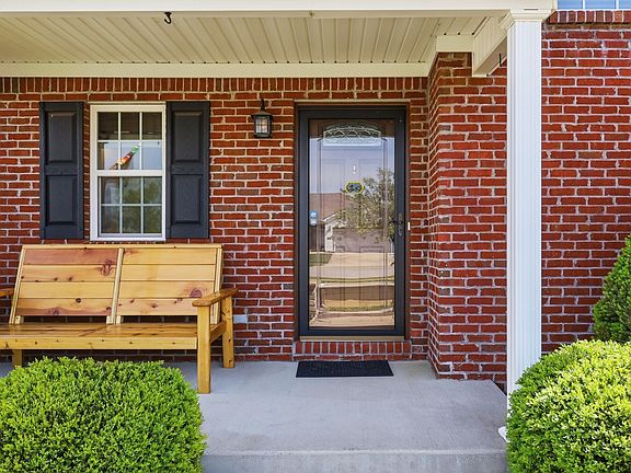 3rd image of 329 Sydney Way
