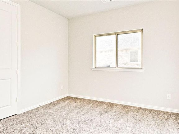 3rd image of 3016 Charles Dr