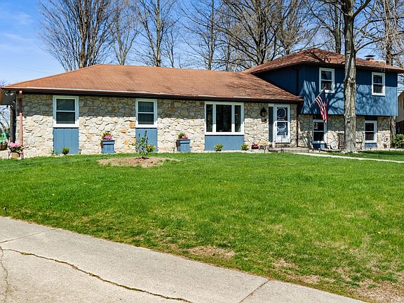 3rd image of 538 Swan Dr