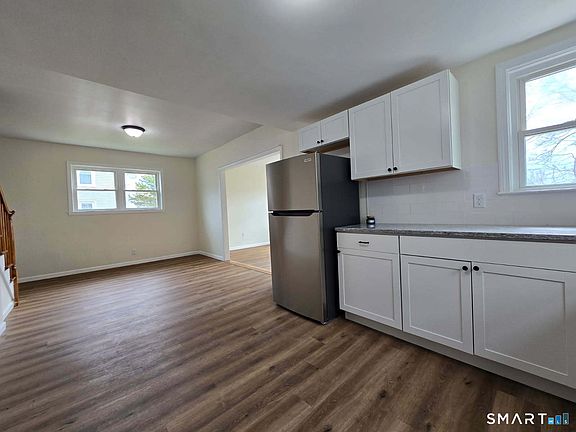 4th image of 190 Hart Street