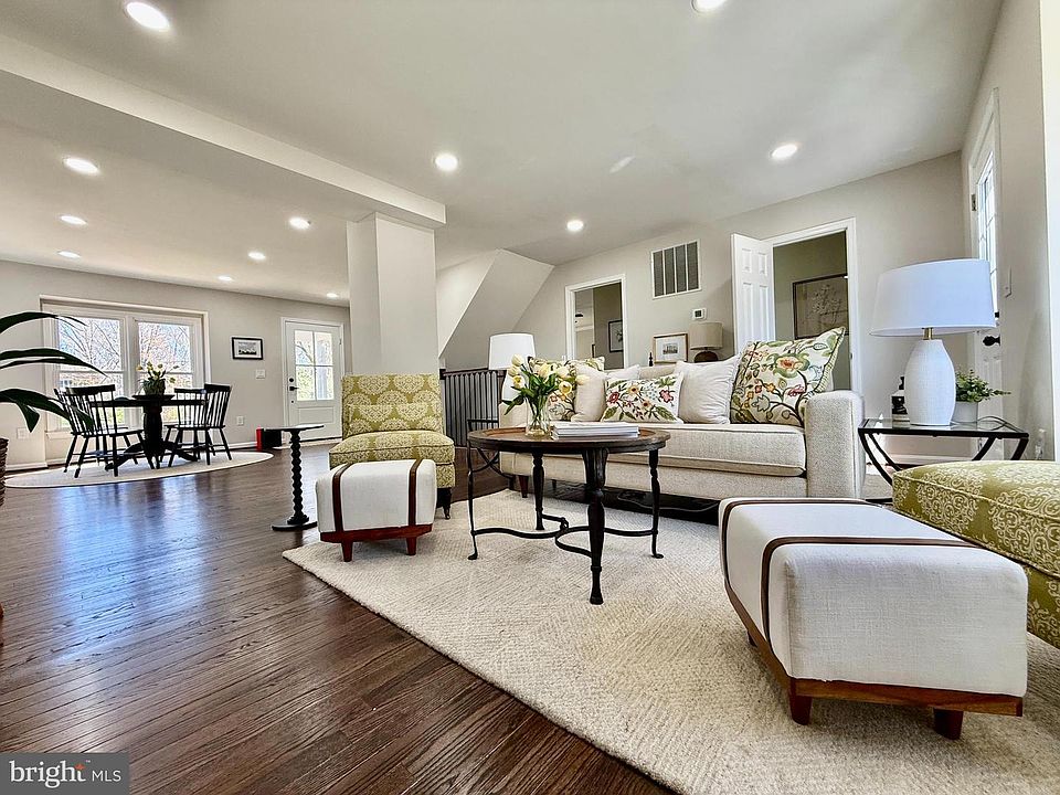 2nd image of 7087 Westmoreland Dr