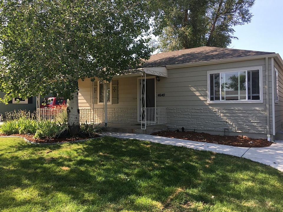 Front yard with landscaping