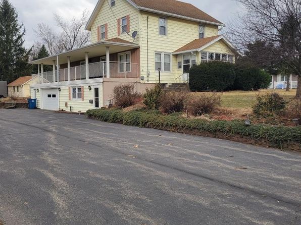 604 N Walnut Ave, Forreston, IL 61030