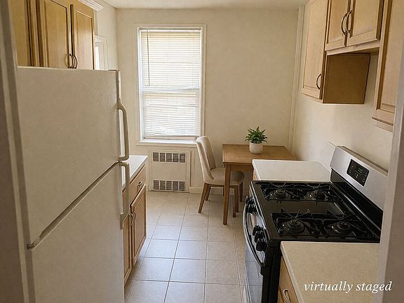 3rd image of 394 Avenue S #4A