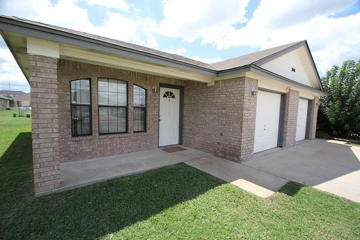 1st image of 2808 Lucille Dr #B