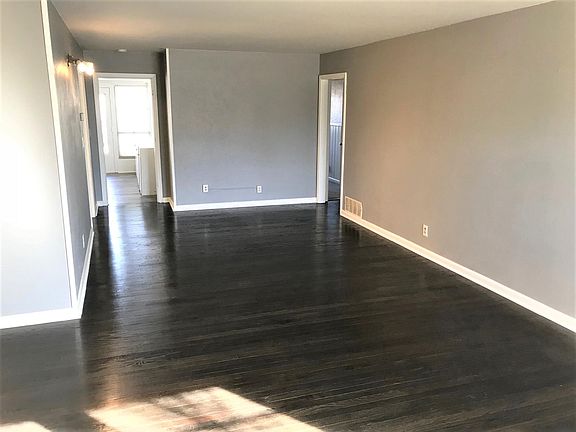 3rd image of 3409 Linda Dr