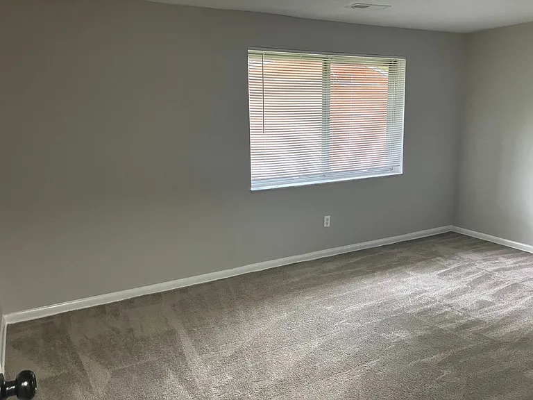 Coventry Court Townhomes — Photo 83