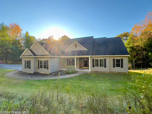 92 Hollister Rd Road, Corinth, NY 12822