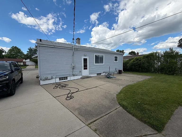 4812 Berwyn Dr — Photo 9