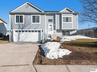 16860 Camden Ave, Omaha, NE 68116