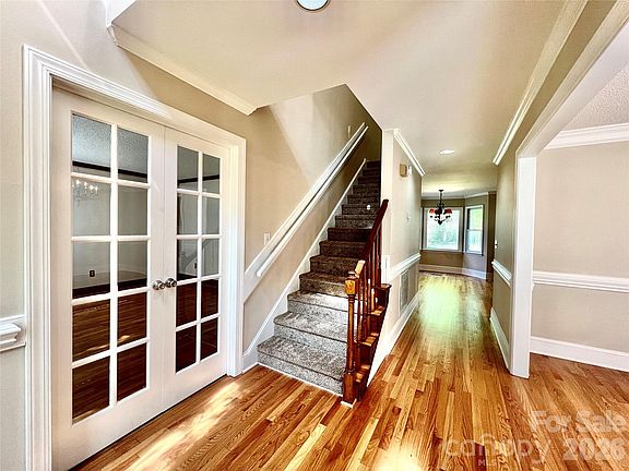 4th image of 148 Steeplechase Cir