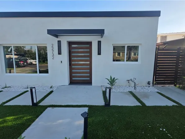 22732 Mariano St, Woodland Hills, CA