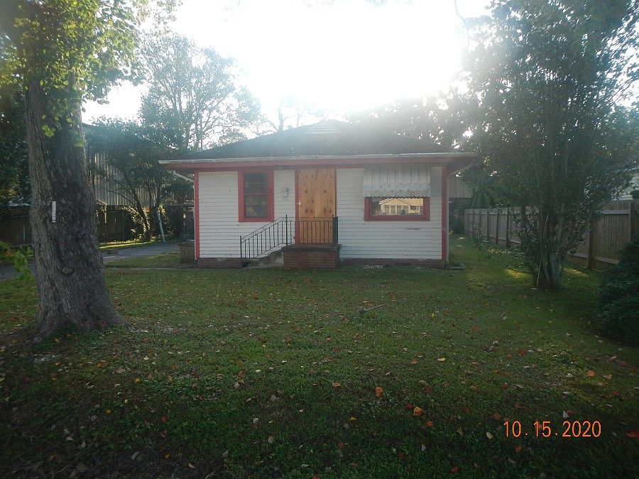1st image of 122 Saint Charles St