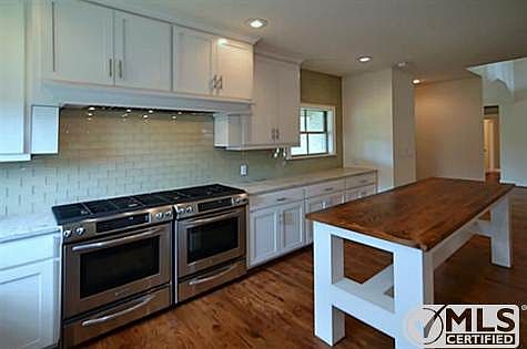 3rd image of 6710 Dalhart Ln