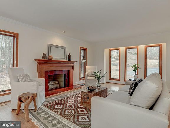 4th image of 10811 Sycamore Springs Ln