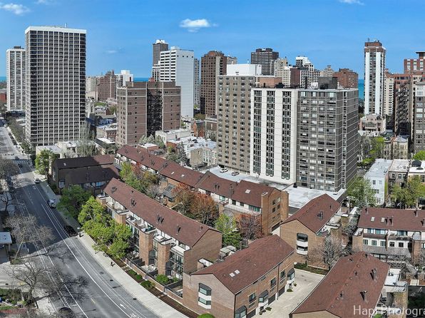 1340 N Sutton Pl, Chicago, IL 60610