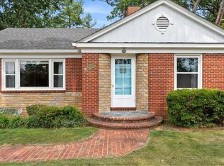 752 Hillcrest Dr, Staunton, VA 24401