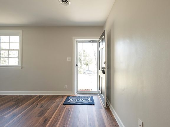 3rd image of 6603 Fitzhugh Ave