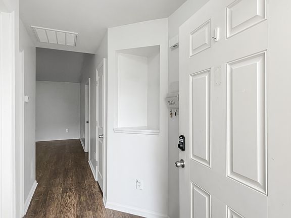4th image of 5024 Blair Rd